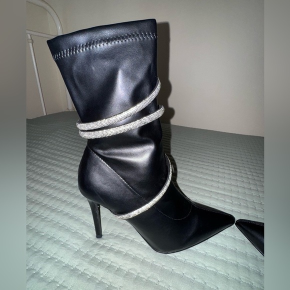 Olivia Fargiano stiletto Boots w/ Rhinestone Straps. Size 10 worn 1X for a few - Picture 6 of 11